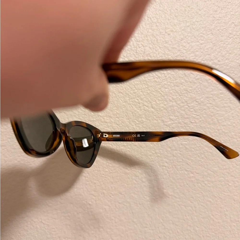 Moschino Brown Cat-Eye Sunglasses with Black Case